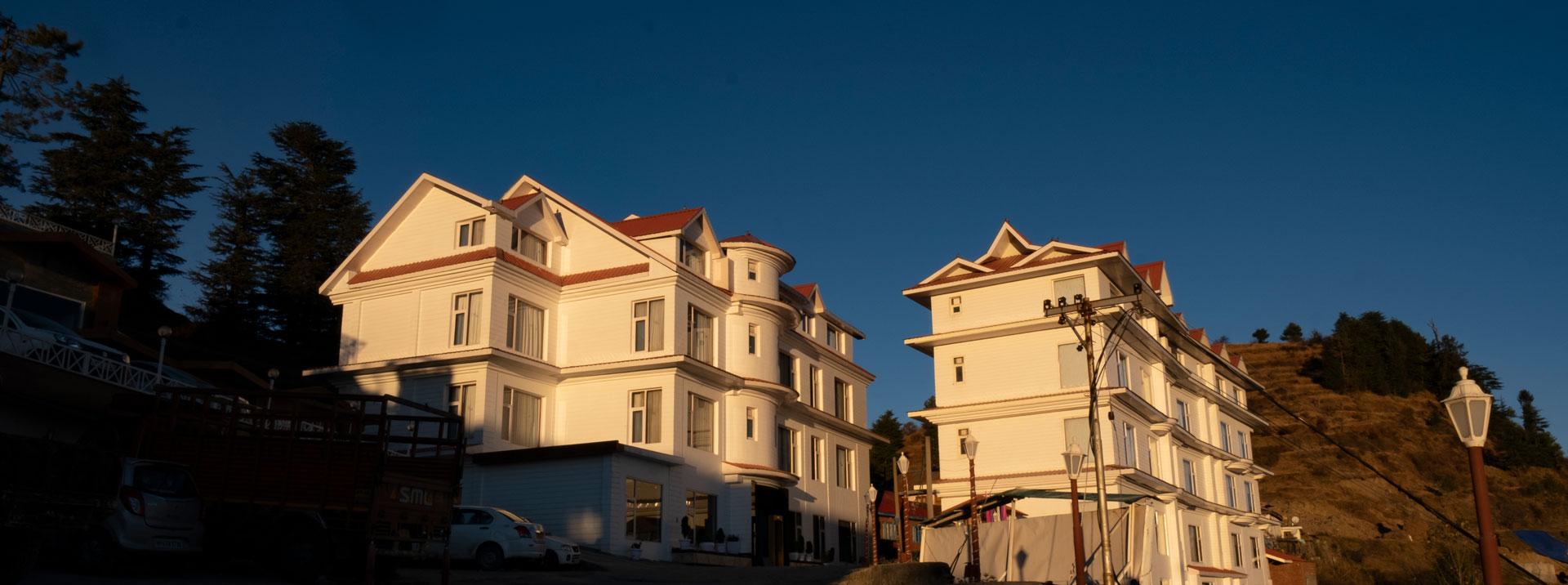 About twin-tower hotel Image